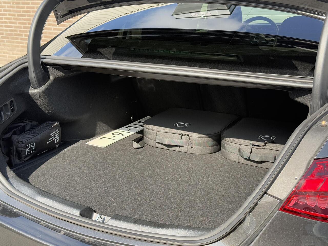 Mercedes-Benz C-KLASSE 300 e AMG Line | Panoramadak | BURMESTER |