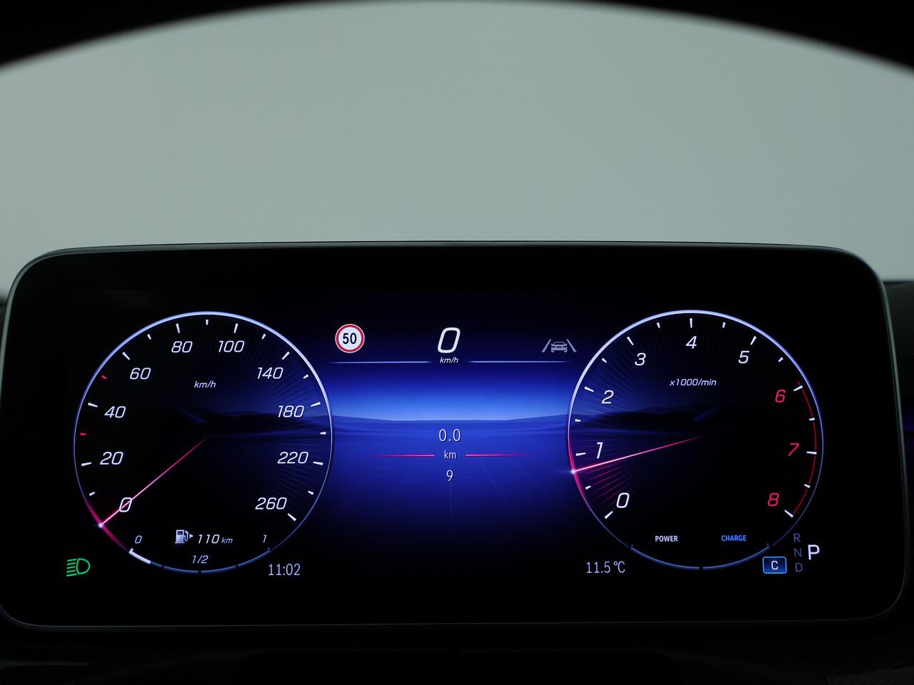 Mercedes-Benz C-KLASSE Estate 180 AMG Nightpakket | Trekhaak | Dodehoekassistent | Memory | Alarm | Stoelverwarming | Parkeerpakket met Camera | Inclusief 24 maanden Mercedes-Benz Certified garantie voor Europa.