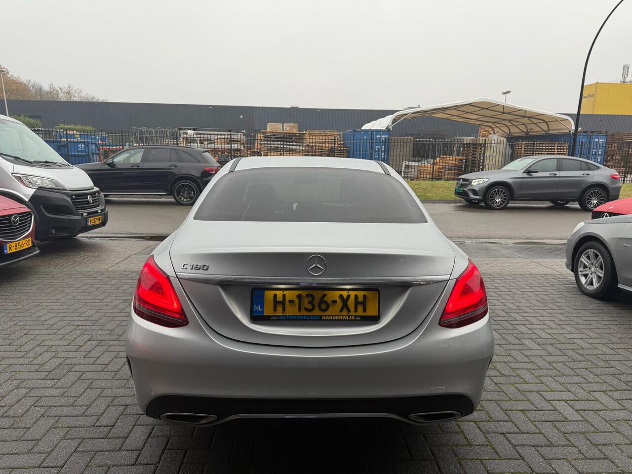 Mercedes-Benz C-KLASSE 180 Business Solution AMG | AUTOMAAT | 12MND GARANTIE | CARPLAY | LMV | PDC | NL AUTO | SFEER VERLICHTING |