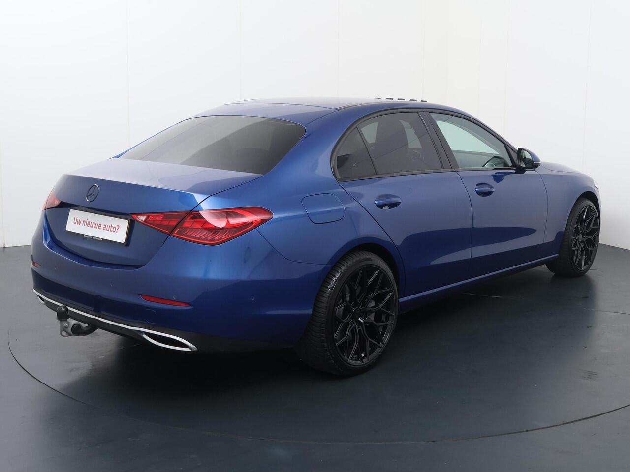 Mercedes-Benz C-KLASSE 300 e AMG Line Limited | Automaat | Digitale cockpit | Panoramadak | Laneassist | Sfeerverlichting | Multifunctioneel stuurwiel | Cruise control | Speedlimiter | Spraakbediening | Inklapbare spiegels | Automatische verlichting | Start/Stop | Navigatie | B
