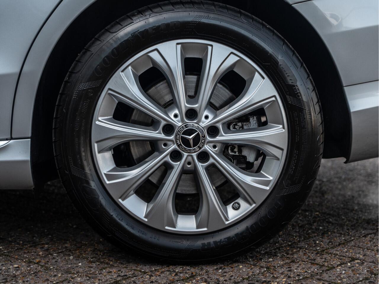 Mercedes-Benz C-KLASSE 200 Exclusive | Schuifdak | Carplay | Camera