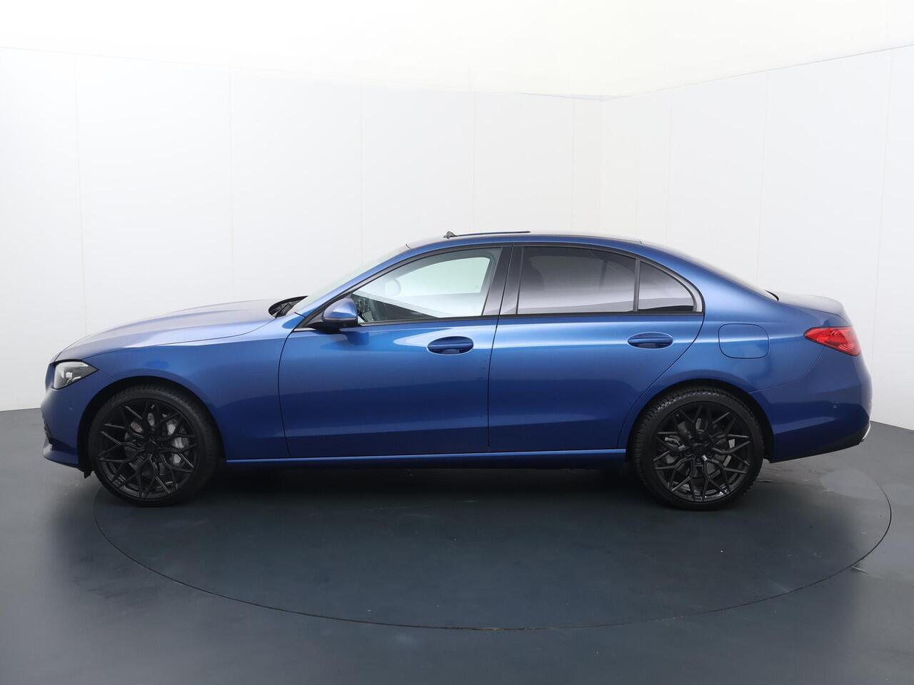 Mercedes-Benz C-KLASSE 300 e AMG Line Limited | Automaat | Digitale cockpit | Panoramadak | Laneassist | Sfeerverlichting | Multifunctioneel stuurwiel | Cruise control | Speedlimiter | Spraakbediening | Inklapbare spiegels | Automatische verlichting | Start/Stop | Navigatie | B