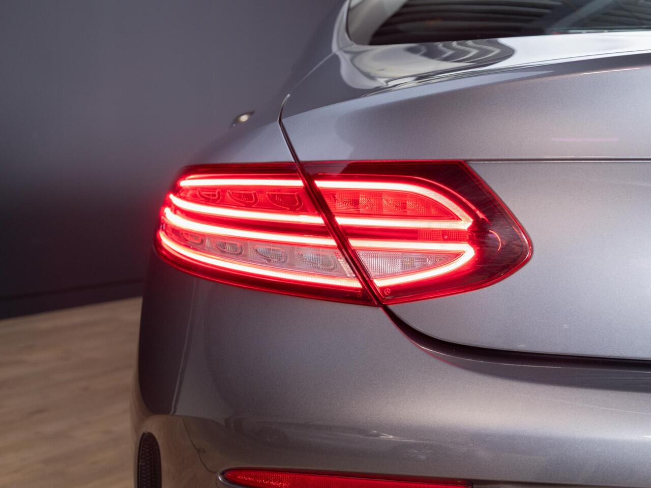 Mercedes-Benz C-KLASSE Coupé 300 Sport Edition Panorama dak