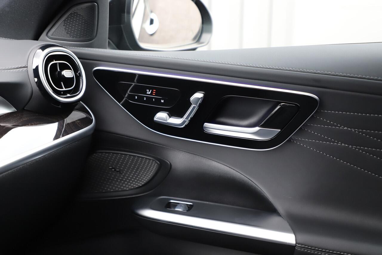 Mercedes-Benz C-KLASSE 300e AMG | 313PK | Keyles-go | Memory | Digital-light | Sfeerverlichting | Distronic | Stoelverw. | Stuurwielverw. | Standkachel | 2024.