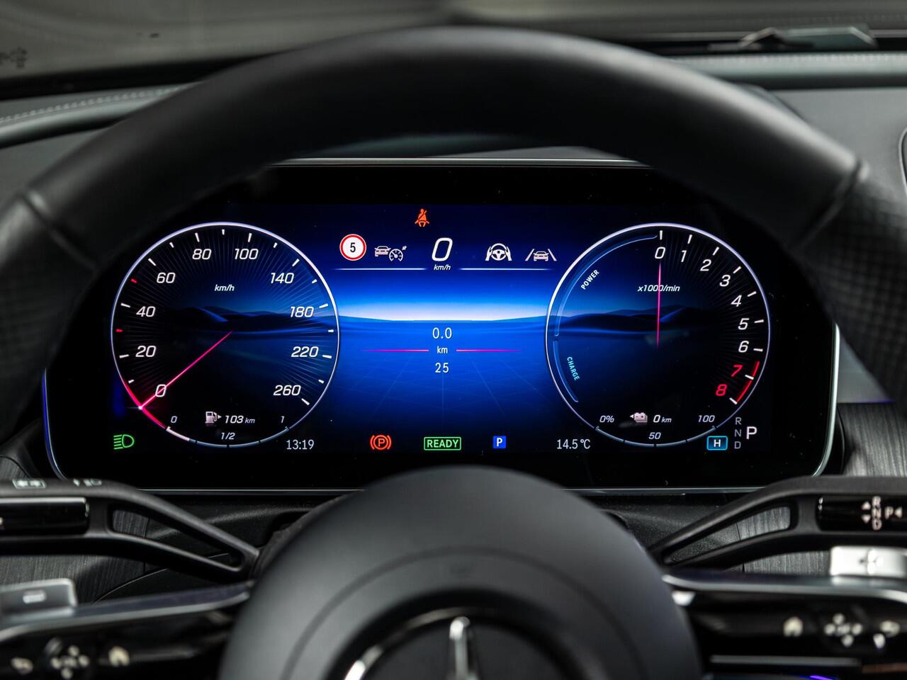 Mercedes-Benz C-KLASSE Limousine 300e Business Solution AMG Premium PLUS | Panorama dak | Trekhaak