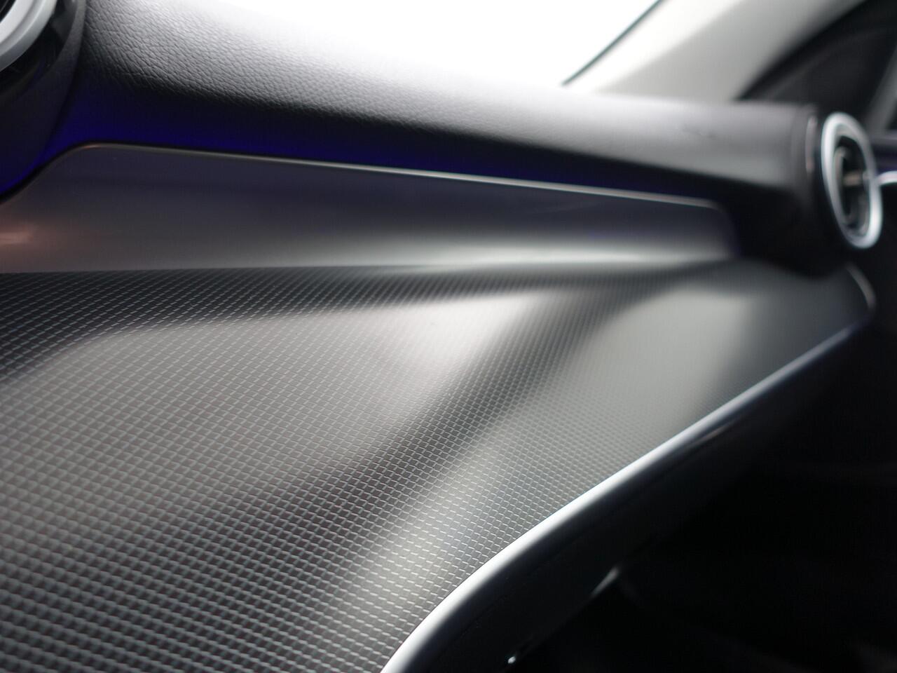 Mercedes-Benz C-KLASSE 200 AMG Night Edition Aut- Sfeerverlichting, Camera, Xenon Led, Carplay, Lane Assist, Park Assist