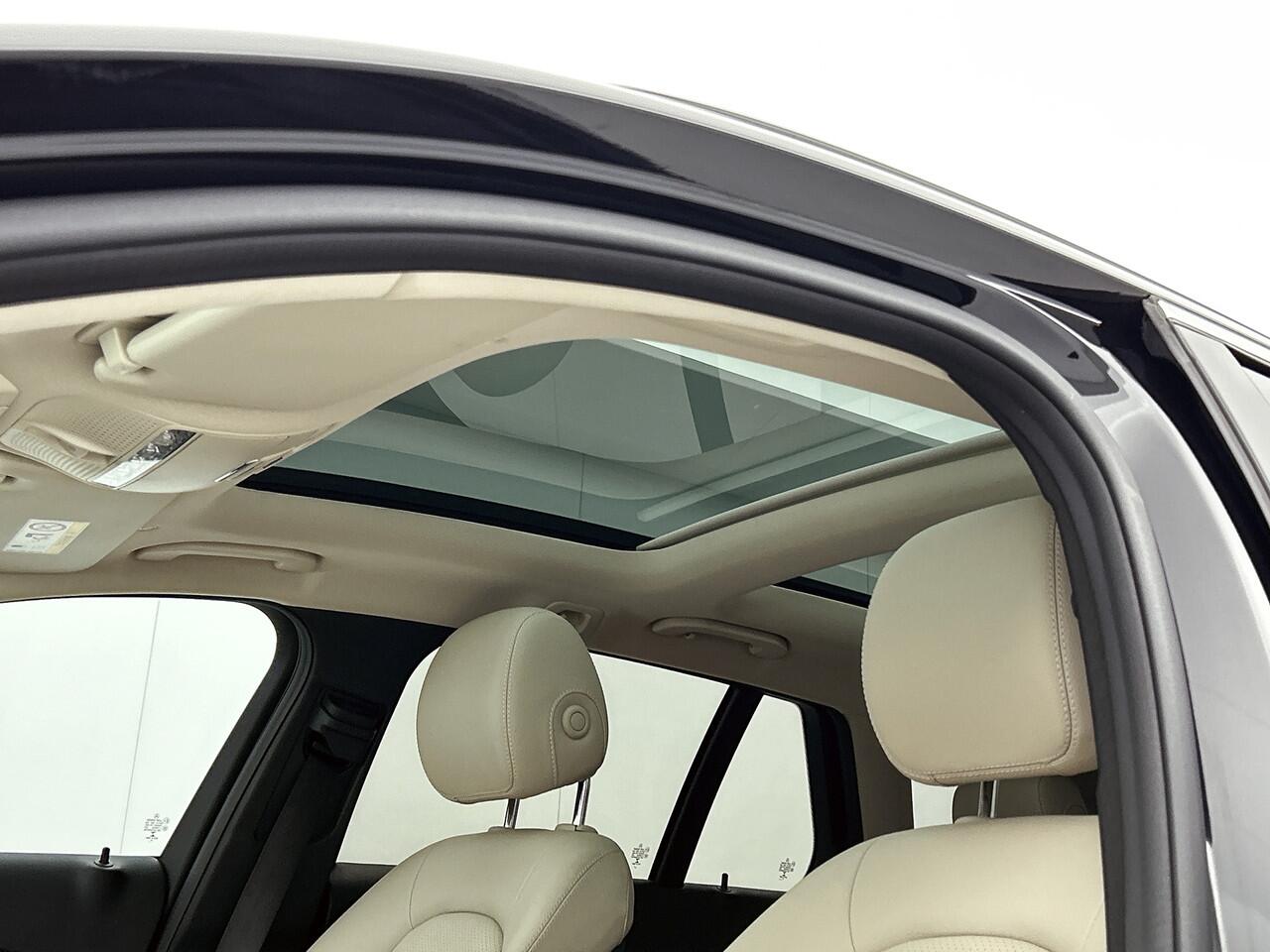 Mercedes-Benz C-KLASSE Estate 180 Business Solution Avantgarde | Panoramadak | Multi spaaks lichtmetalen velgen | Navigatie | Parking support | Inclusief 24 maanden MB Certified garantie voor Europa.