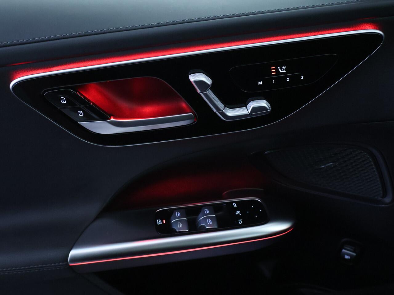 Mercedes-Benz C-KLASSE Estate 180 Star Edition AMG Line | Panoramadak | Dodehoekdetectie | Apple CarPlay | Inclusief 24 maanden MB Certified garantie voor Europa.