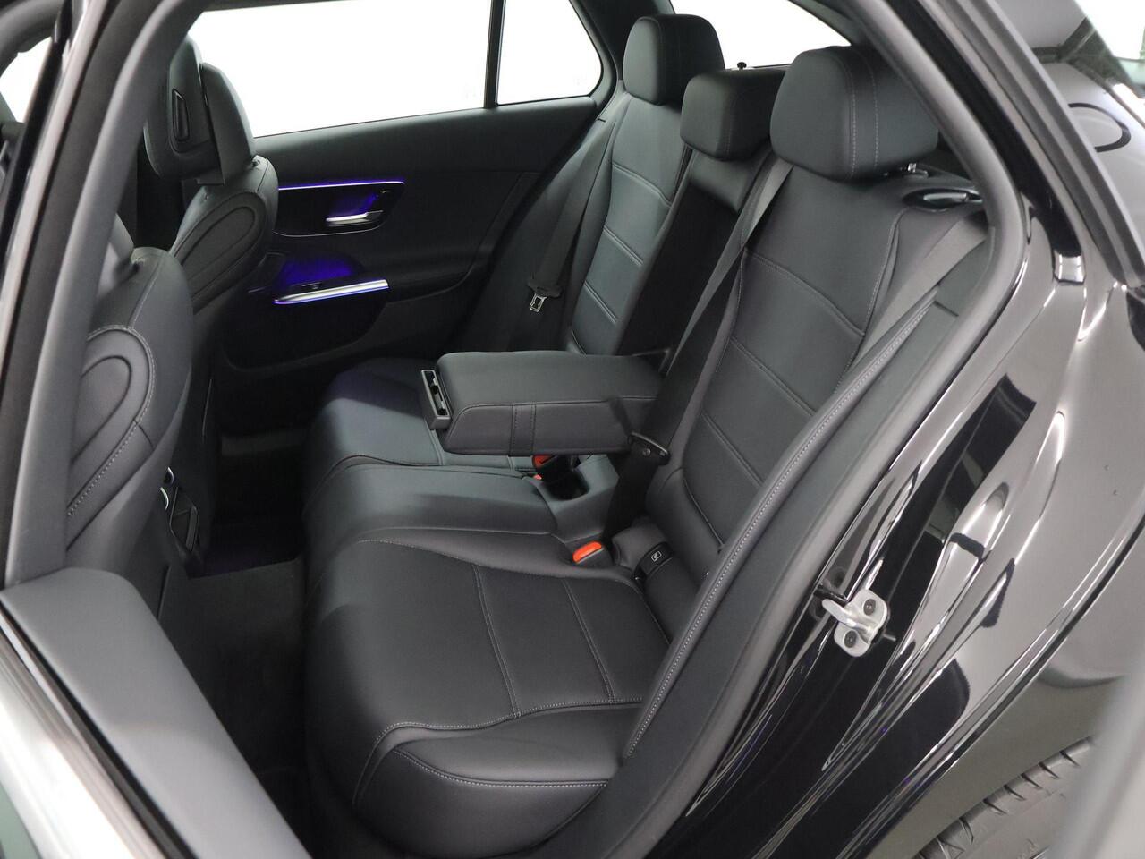 Mercedes-Benz C-KLASSE Estate Star Edition 180 Luxury Line | Panoramaschuifdak | dodehoekassistent | Apple CarPlay | Premium sfeerverlichting |