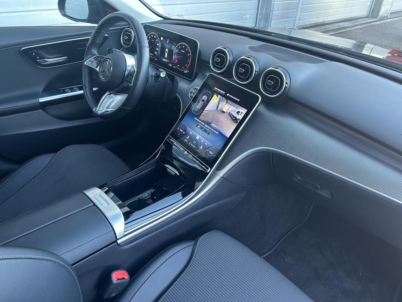 Mercedes-Benz C-KLASSE Estate 180 | Panoramadak | Apple CarPlay | Stoelverwarming | Sfeerverlichting | Achteruitrijcamera