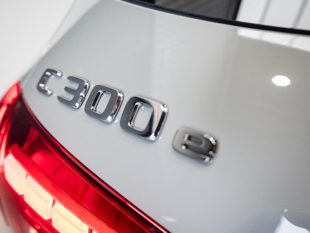 Mercedes-Benz C-KLASSE Estate 300 e Star Edition AMG Line Plus Panorama dak | Trekhaak