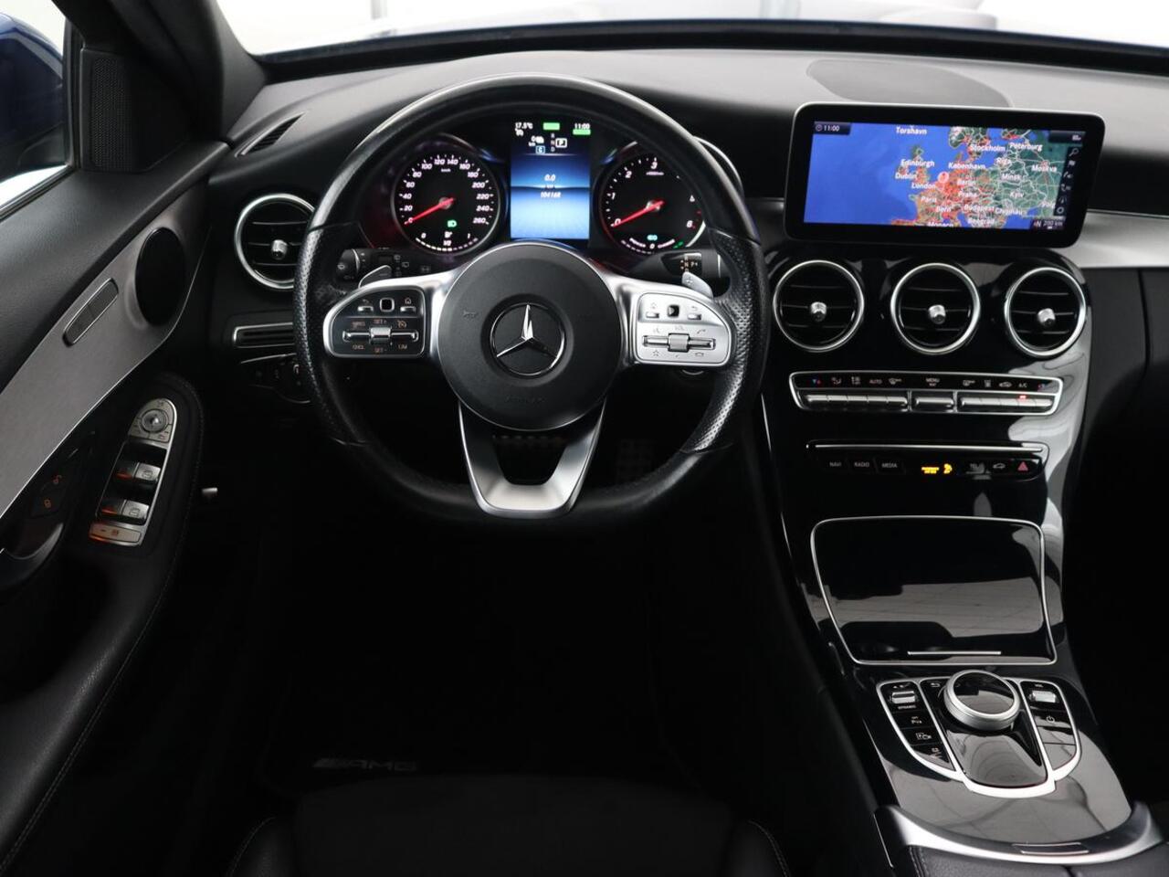Mercedes-Benz C-KLASSE 300de AMG | Trekhaak | Stoelverwarming | Carplay | Leder/Alcantara | Full LED | Navigatie | Camera | Park Assist | Climate control | PHEV | Plug In