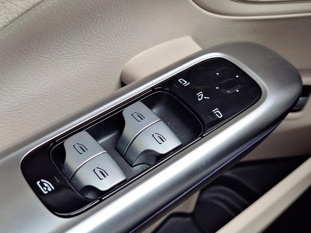 Mercedes-Benz C-KLASSE Estate 200 | Beige leder | Panoramadak | Trekhaak | Memorystoelen Verwarmd | 360° Camera | Sfeerverlichting