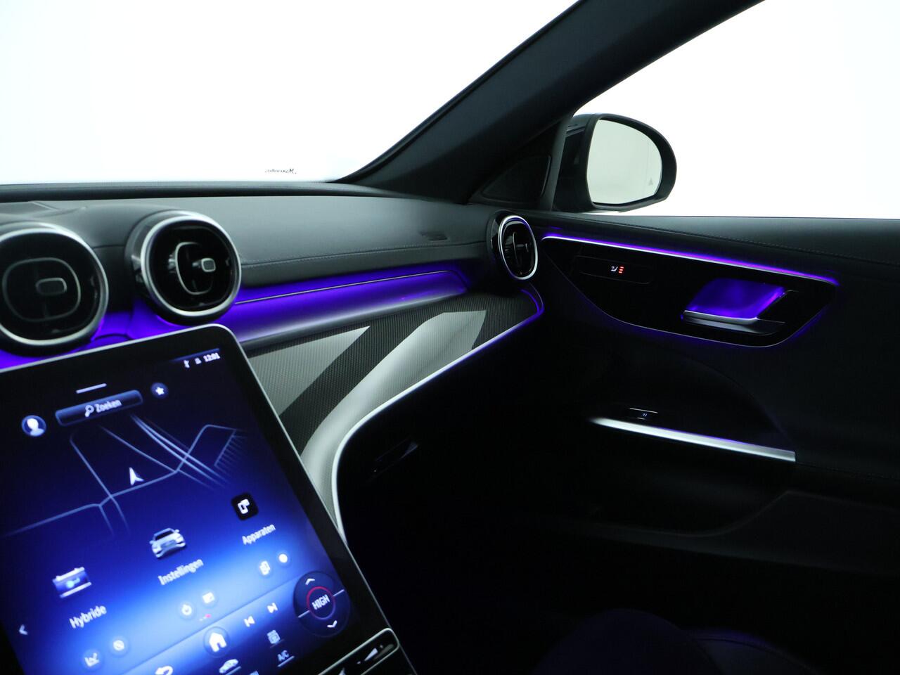 Mercedes-Benz C-KLASSE Estate 300 e AMG Plug-In Hybride | Trekhaak af fabriek | EASY PACK achterklep | Sfeerverlichting | Dodehoek assistent | Keyless Go | Inclusief 24 maanden MB Certified garantie voor Europa.