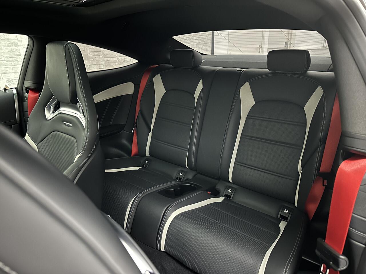 Mercedes-Benz C-KLASSE Coupé 63 S AMG | Keramisch | Schaalstoelen | AMG Driver's Package | Aero-Pakket | Panorama | Burmester | Multi-Beam LED | Memory | ACC | Rij-Assistentie Pakket | Keyless-Go | Sfeerverlichting | Carplay |
