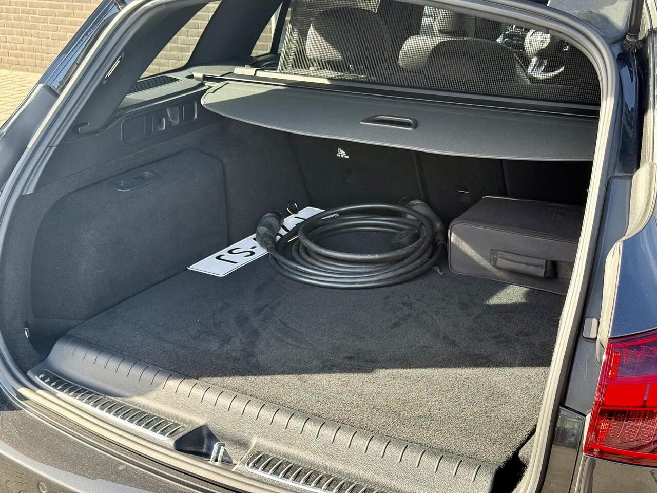 Mercedes-Benz C-KLASSE Estate 300 e AMG Line