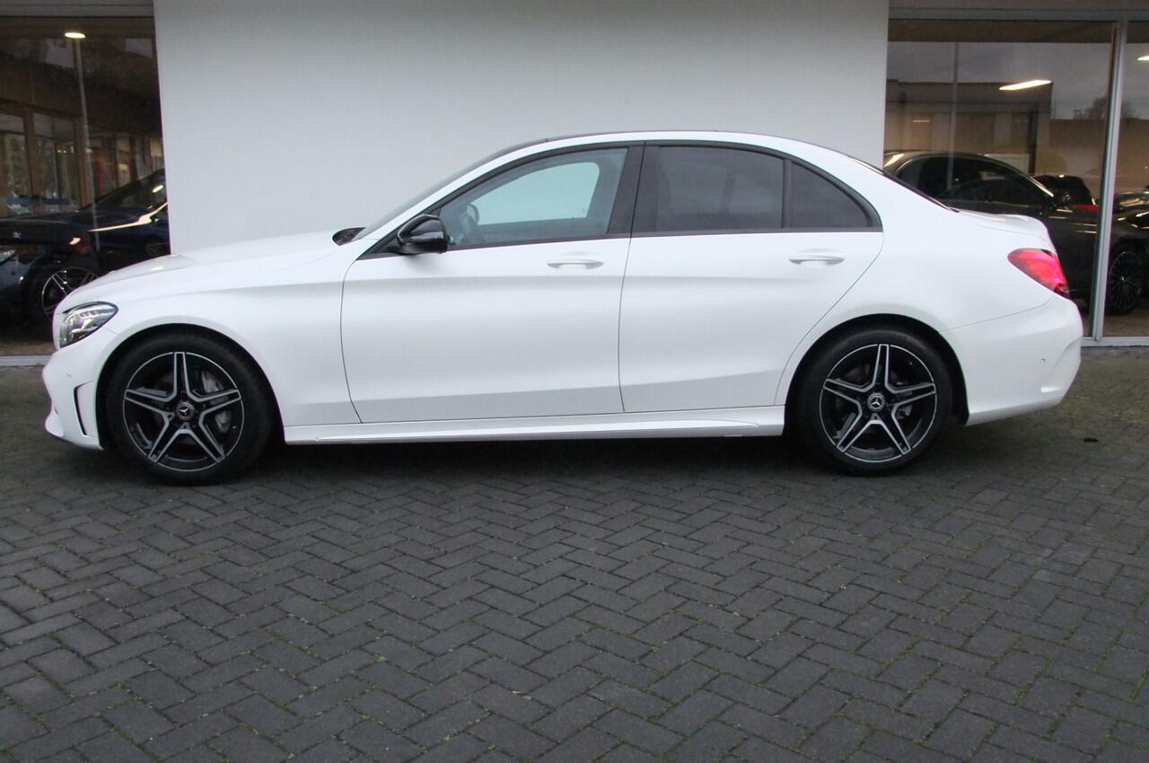 Mercedes-Benz C-KLASSE 180 Business Solution AMG / Diamantweis (parelmoer) Facelift/ Panorama/ Trekhaak af-fabriek/ Nightpakket/ Stoelverwarming/ All-season