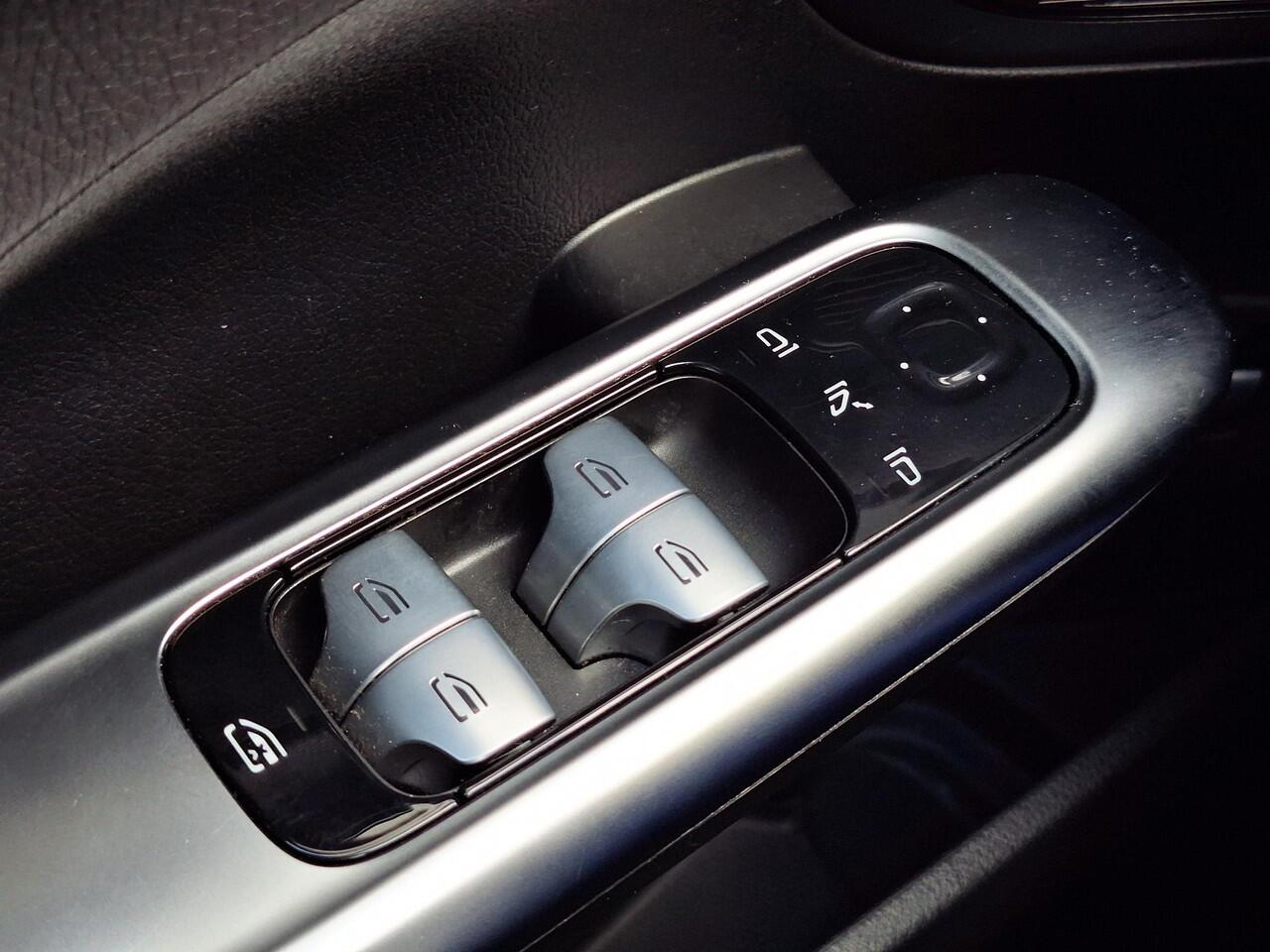 Mercedes-Benz C-KLASSE 300 e AMG Line Limited | Panoramadak | Trekhaak | Night pakket | 360? camera | Dodehoekassistentie | Sfeerverlichting