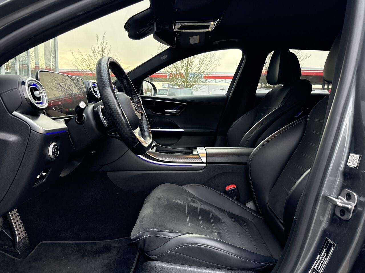 Mercedes-Benz C-KLASSE Estate 300 e AMG Line | Pano | 1 jaar fab. garantie | Elek. trekhaak | Dealer OH