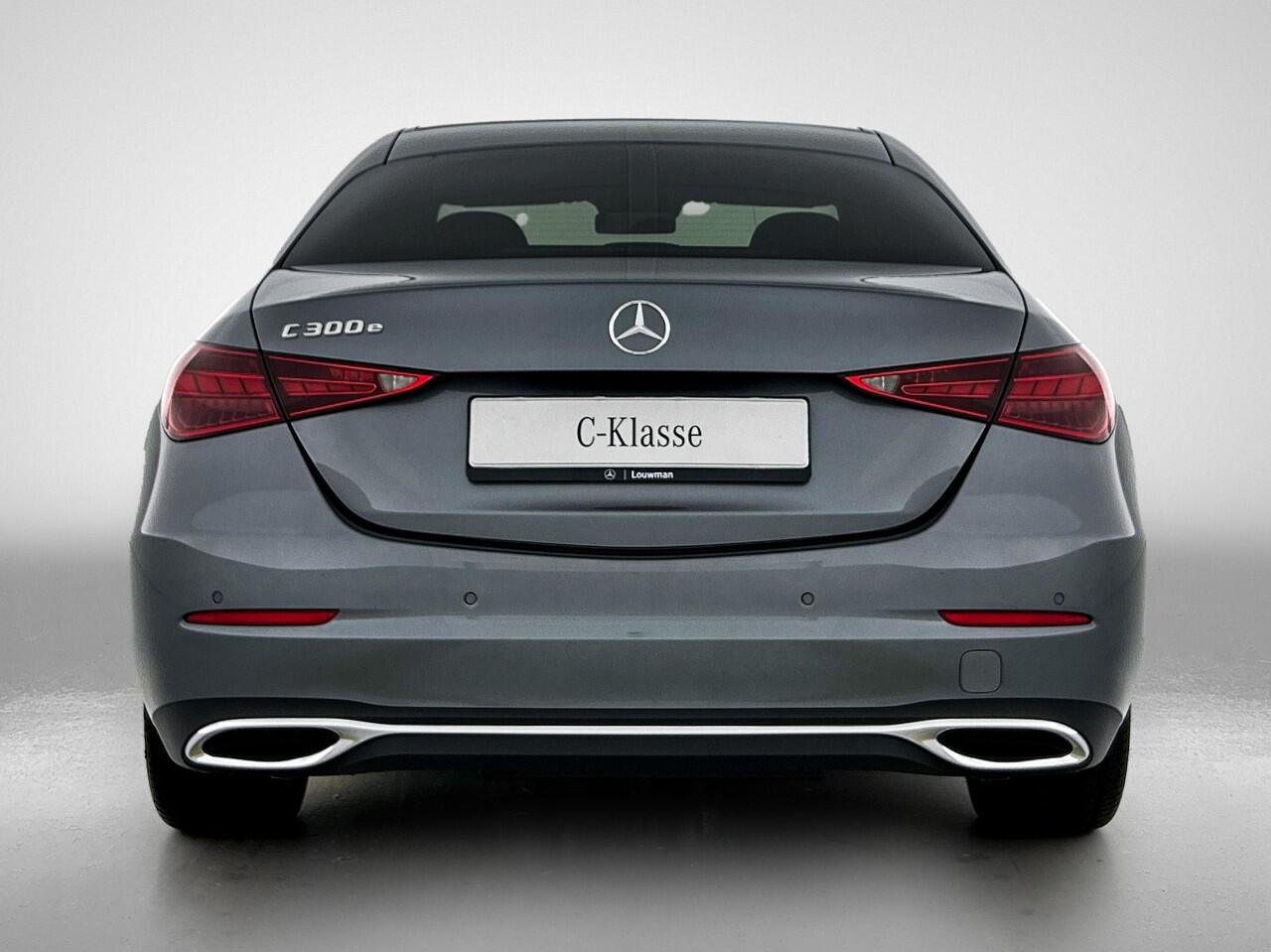 Mercedes-Benz C-KLASSE 300 e Business Solution | Trekhaak | Warmtewerend, donkergetint glas achter | Antidiefstalpakket GUARD 360° Plus | Smartphone-integratie | Sierdelen zilvergrijs | Draadloos oplaadsysteem voor smartphone |