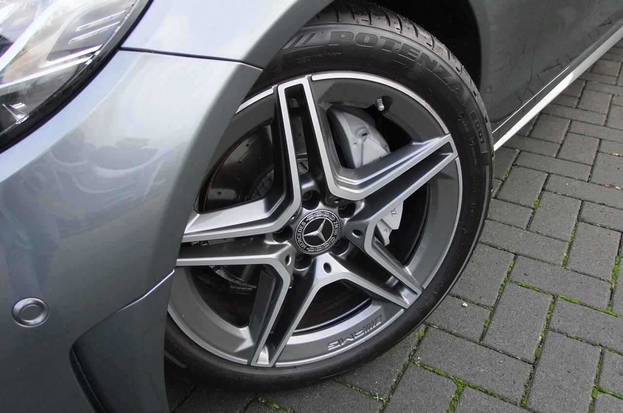 Mercedes-Benz C-KLASSE 180 Business Solution AMG / Facelift / Virtual cockpit/ Trekhaak/ NL auto/ Camera / Stoelverwarming