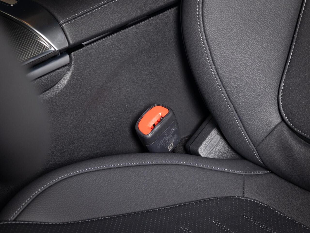 Mercedes-Benz C-KLASSE Limousine 300 e AMG Line Premium PLUS | Panorama dak