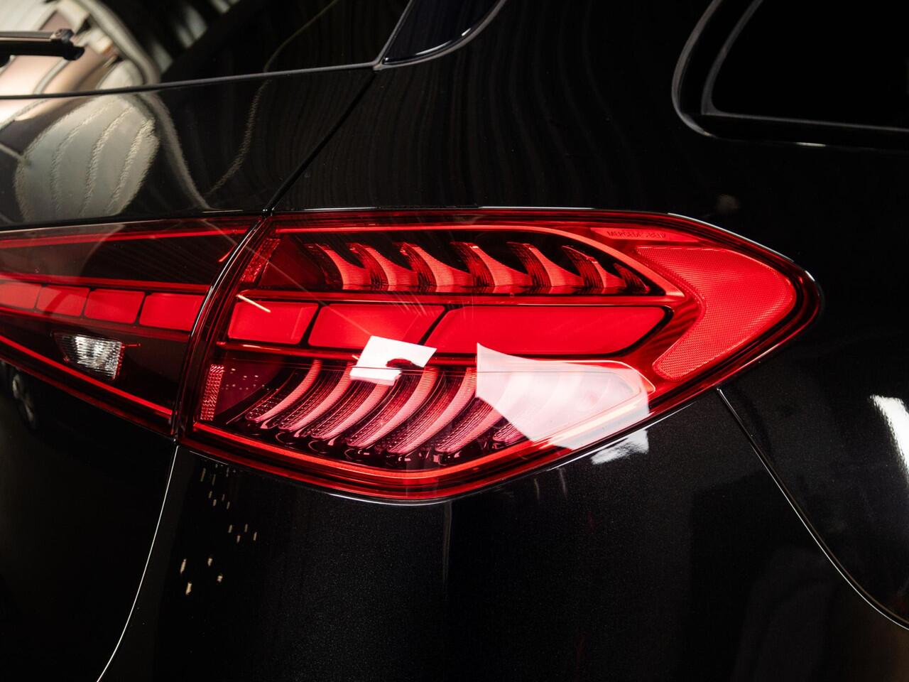 Mercedes-Benz C-KLASSE Estate 180 AMG Line Premium PLUS | Panorama dak | Trekhaak