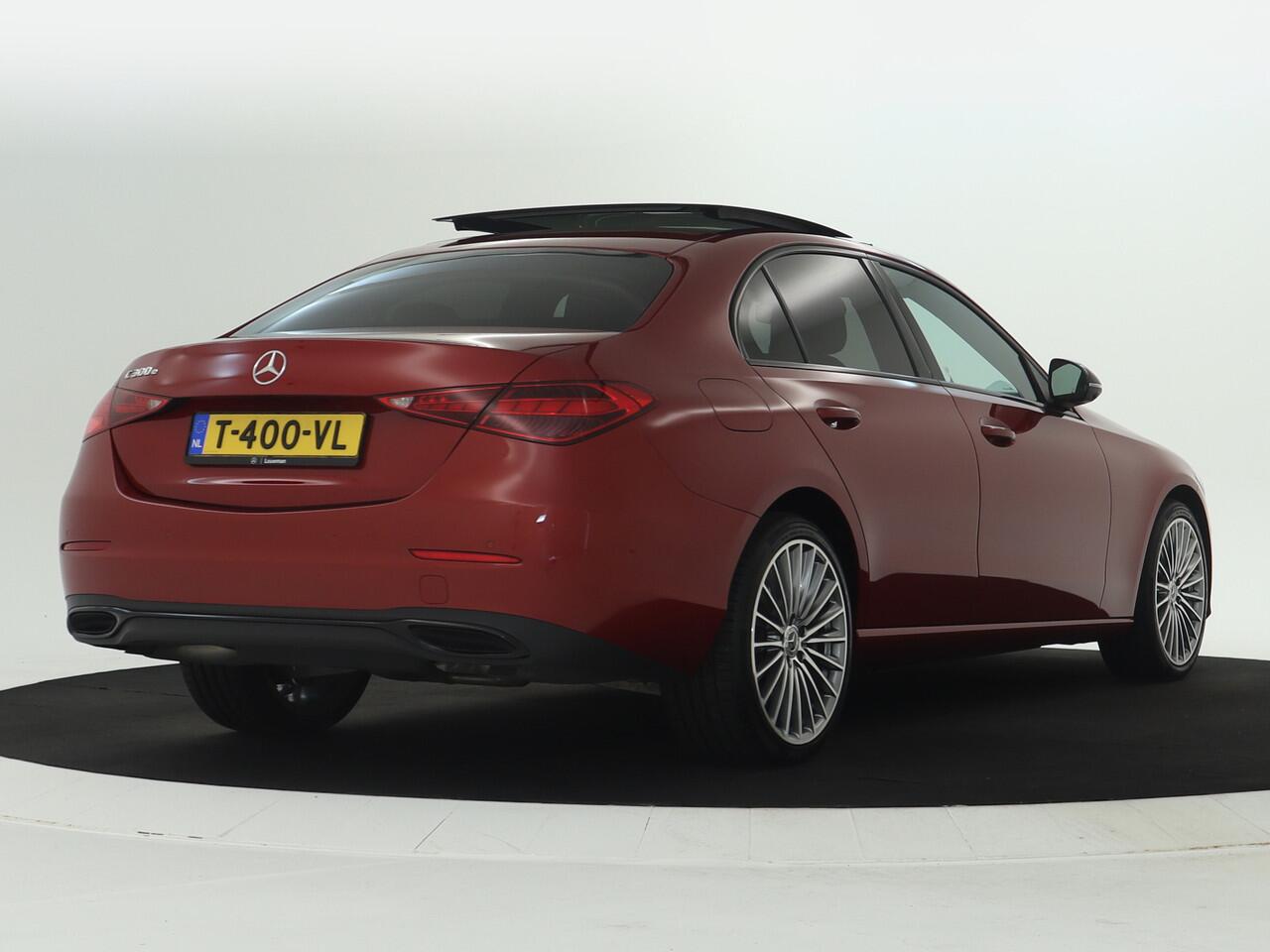 Mercedes-Benz C-KLASSE 300 e AMG Plug-In Hybride | AMG Styling | Panoramadak | Stoelkoeling | Inclusief 24 maanden MB Certified garantie voor Europa.