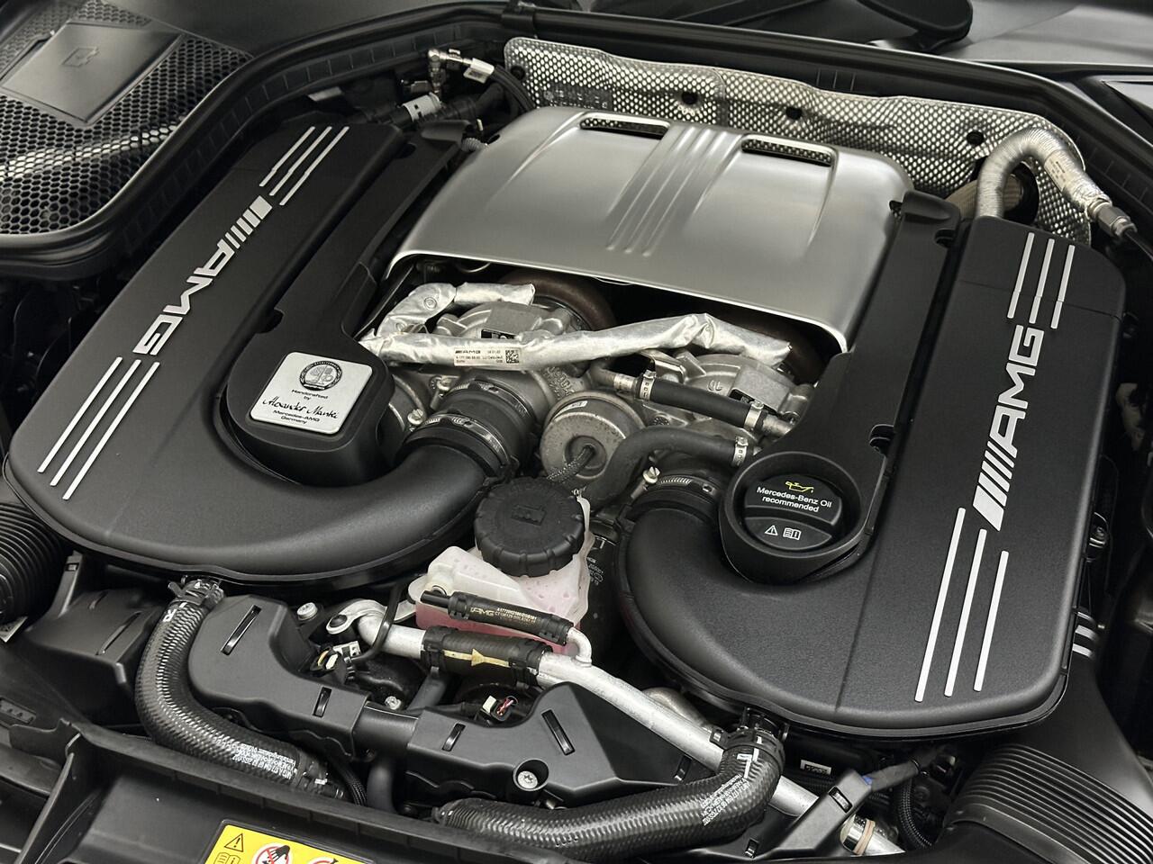 Mercedes-Benz C-KLASSE Coupé 63 S AMG | Keramisch | Schaalstoelen | AMG Driver's Package | Aero-Pakket | Panorama | Burmester | Multi-Beam LED | Memory | ACC | Rij-Assistentie Pakket | Keyless-Go | Sfeerverlichting | Carplay |