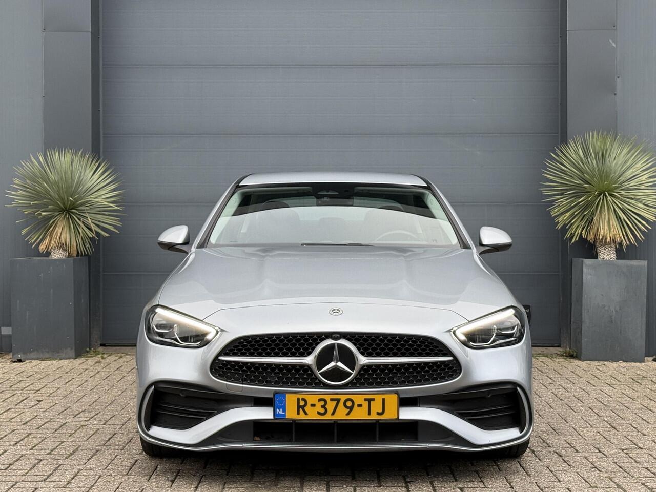 Mercedes-Benz C-KLASSE 180 AMG Line Automaat/LED/Fabr.garantie/Camera