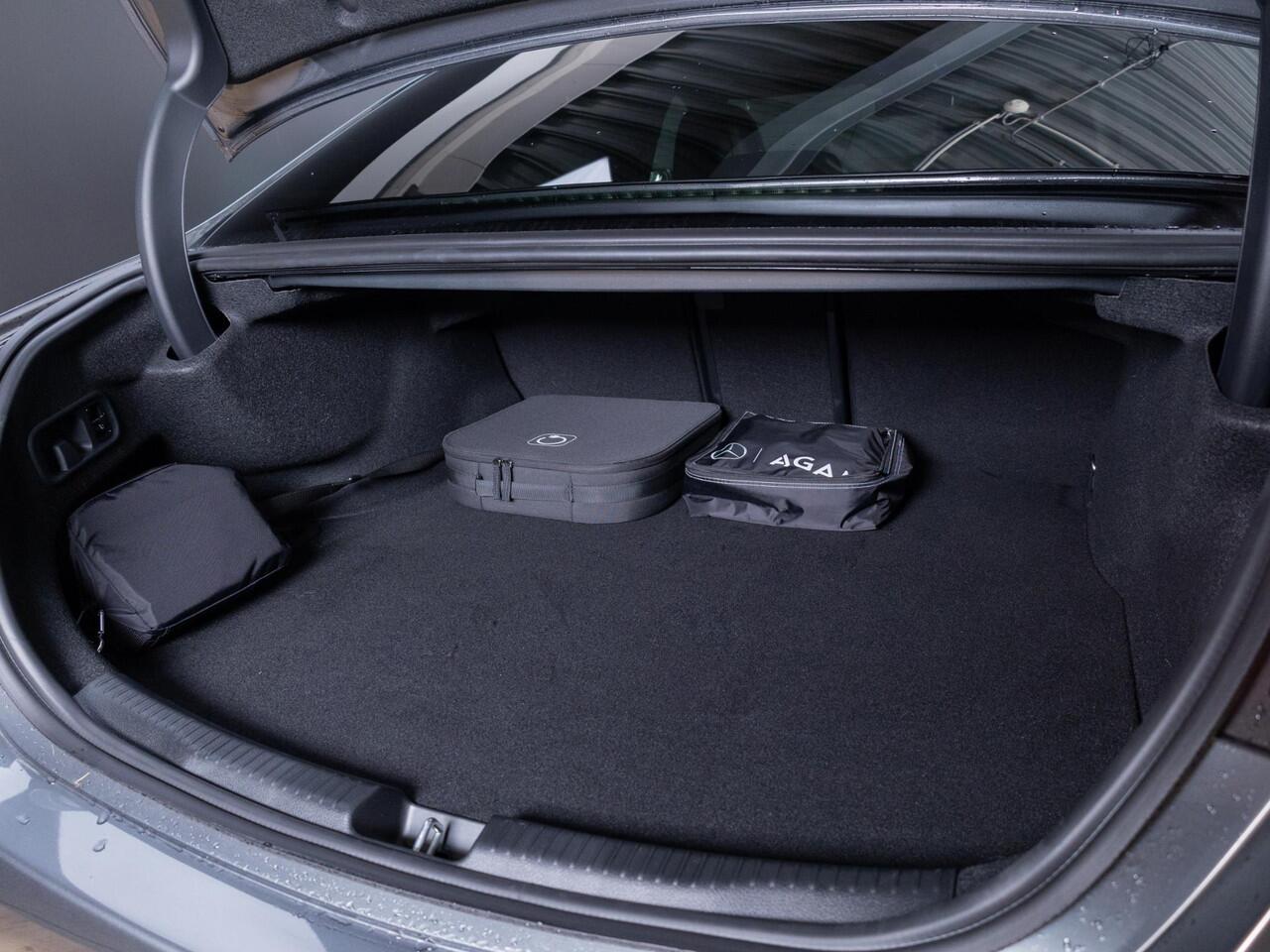 Mercedes-Benz C-KLASSE Limousine 300 e star Edition AMG Line Panorama dak