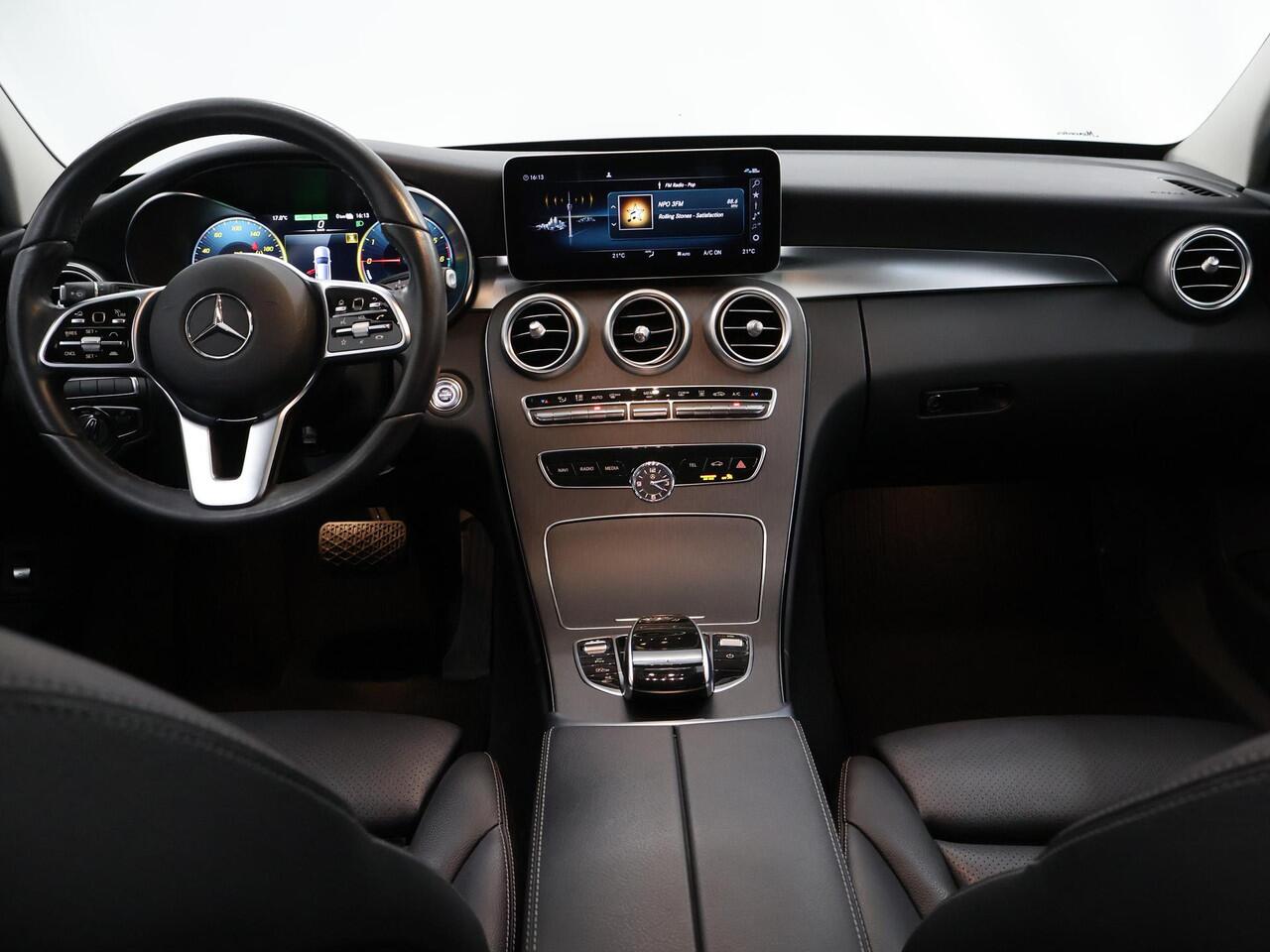 Mercedes-Benz C-KLASSE Estate 300 de Business Solution AMG Limited | Panoramadak | Widescreen | Burmester | Stoelverwarming |