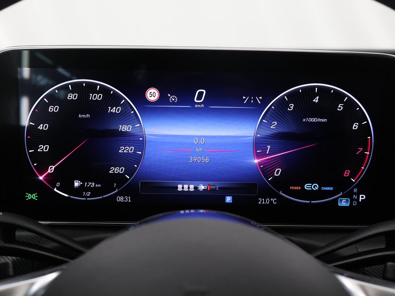 Mercedes-Benz C-KLASSE 200 Launch Edition Luxury Line | Panoramadak | Stoelverwarming | Sfeerverlichting | Achteruitrijcamera |