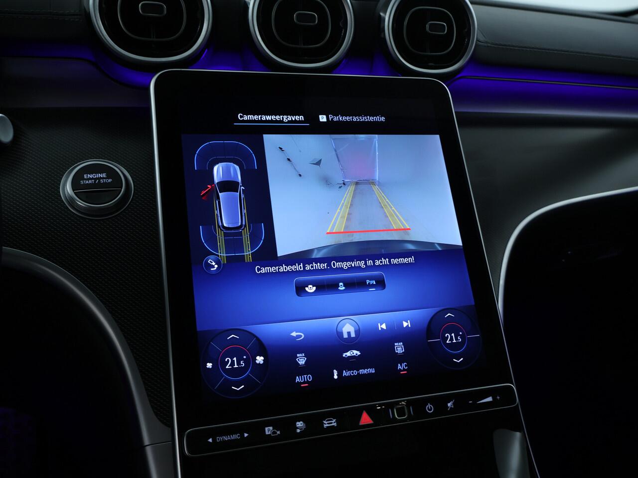 Mercedes-Benz C-KLASSE Estate 300 e AMG Plug-In Hybride | AMG Line | Night Pakket | Trekhaak | Panorama Schuif-Kanteldak | Dodehoek Assist | Stuur en Stoelverwarming | Inclusief 24 maanden MB Certified garantie voor Europa.