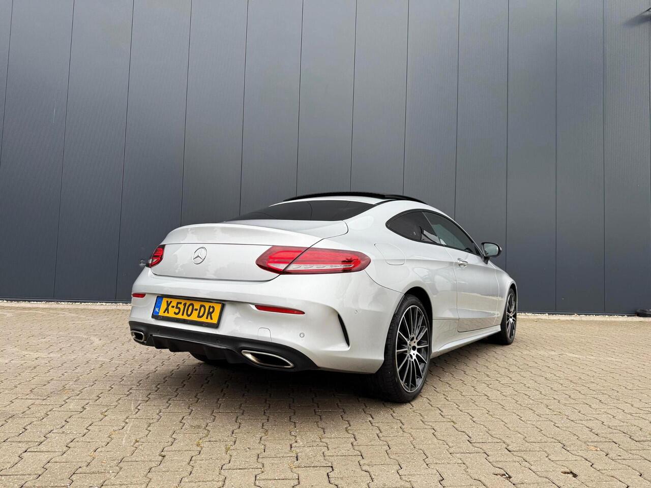 Mercedes-Benz C-KLASSE Coupé 180 AMG line Pano / 360cam / 19 inch Burmester