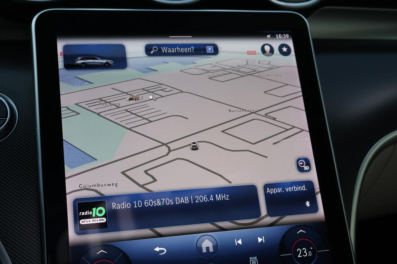 Mercedes-Benz C-KLASSE Estate 200 Avantgarde l Panoramadak l Beige LEDER Interieur l MBUX l LED Adaptief l Camera l Smartphone intergratie l Memory pakket l Winterpakket l Keyless GO l Elektrisch bedienbare achterklep l Draadloos opladen telefoon l Sfeerverlichting l Afneembare