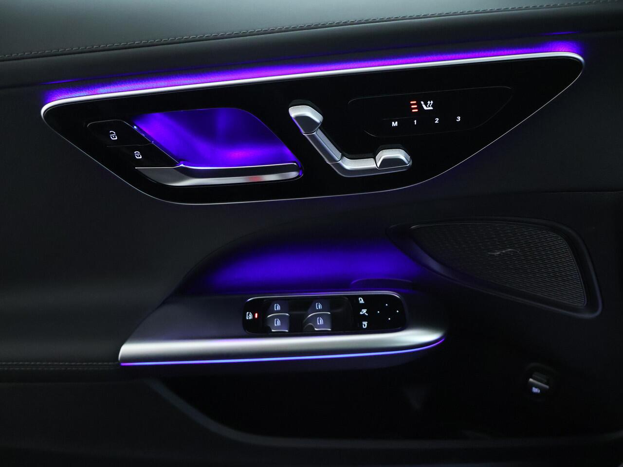 Mercedes-Benz C-KLASSE Estate 180 Business Solution AMG | Trekhaak | Nightpakket | Parkeerpakket met 360°-camera | EASY PACK achterklep | Antidiefstalpakket GUARD 360° Plus | Memorypakket | KEYLESS GO | Dodehoekassistent |