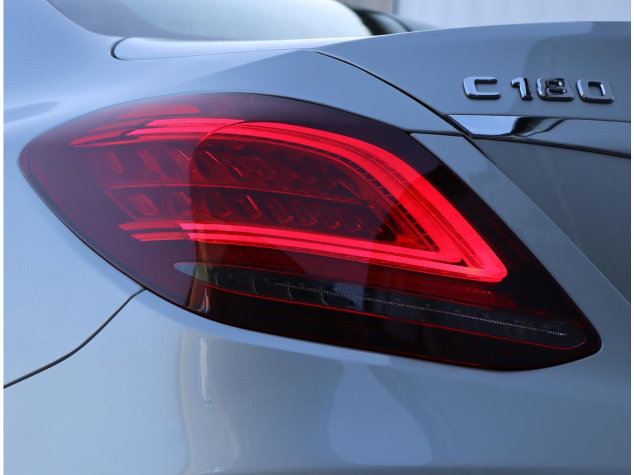 Mercedes-Benz C-KLASSE 180 Avantgarde | Parkeercamera | Navigatie | Org. NL