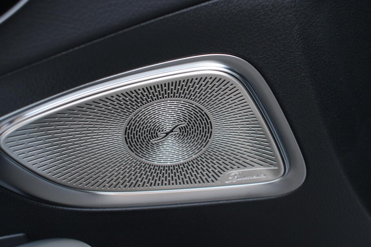 Mercedes-Benz C-KLASSE 200 AMG Line Night Pakket/Navi/Camera/Burmester/Sfeerverlichting/Mbux/H-leder/19Inch