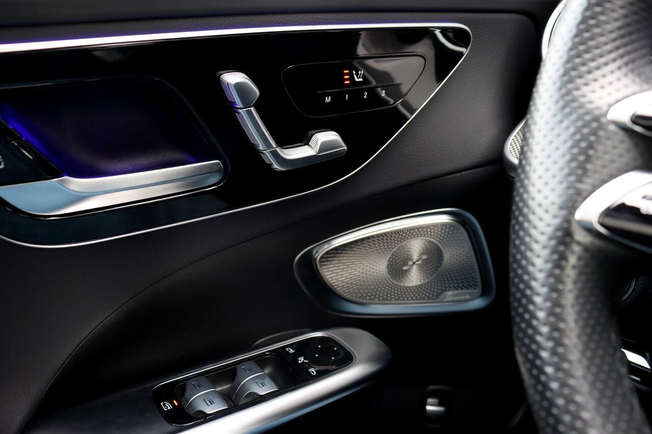 Mercedes-Benz C-KLASSE Estate 300 de AMG Line | Distronic | Panoramadak | Memory | Burmester | Digital Light | HUD | Verwarmd Stuurwiel | Surround Camera | Augmented Reality |