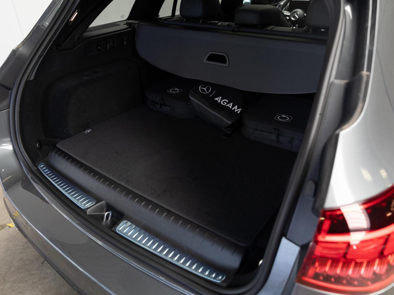 Mercedes-Benz C-KLASSE Estate 300e Business Solution AMG Panorama dak | Trekhaak