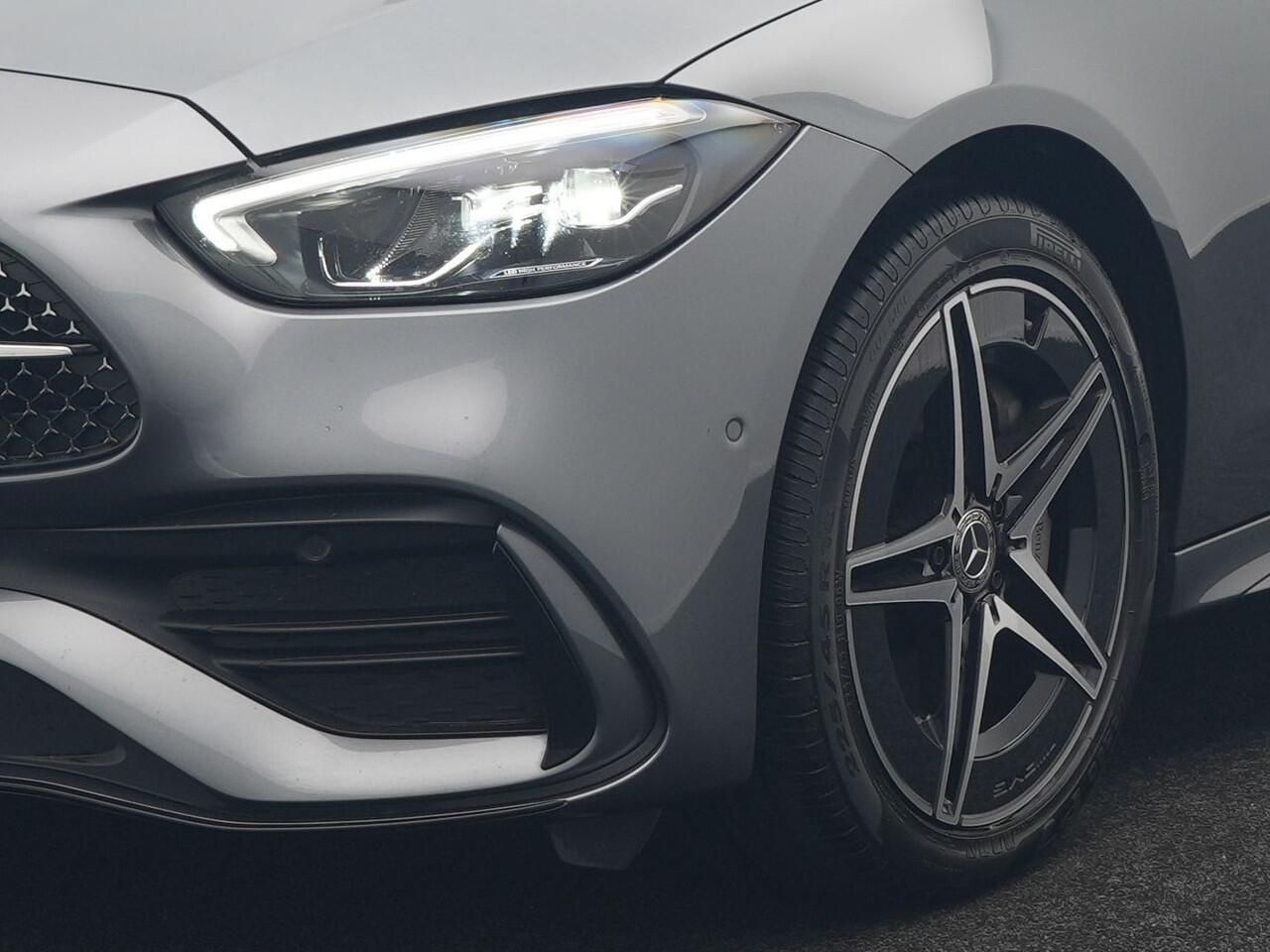 Mercedes-Benz C-KLASSE Estate 300 e AMG Line NIEUW MODEL Plug In Hybrid 313pk Dealer O.H PHEV | Adaptive Cruise | Camera | Alcantara Sportstoelen Verwarmd | Sfeerverlichting | Virtual | Blis | Navigatie | DAB |