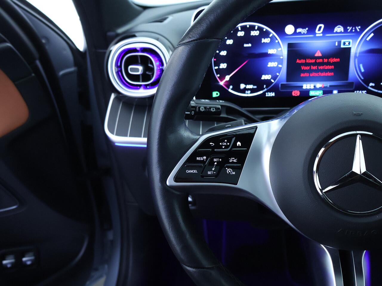 Mercedes-Benz C-KLASSE Estate 300 e AMG Plug-In Hybride Panorama Schuif-Kanteldak | Trekhaak | Digital Light | 360° camera | Easy Pack Achterklep | Apple CarPlay. Inclusief 24 maanden MB Certified garantie voor Europa.