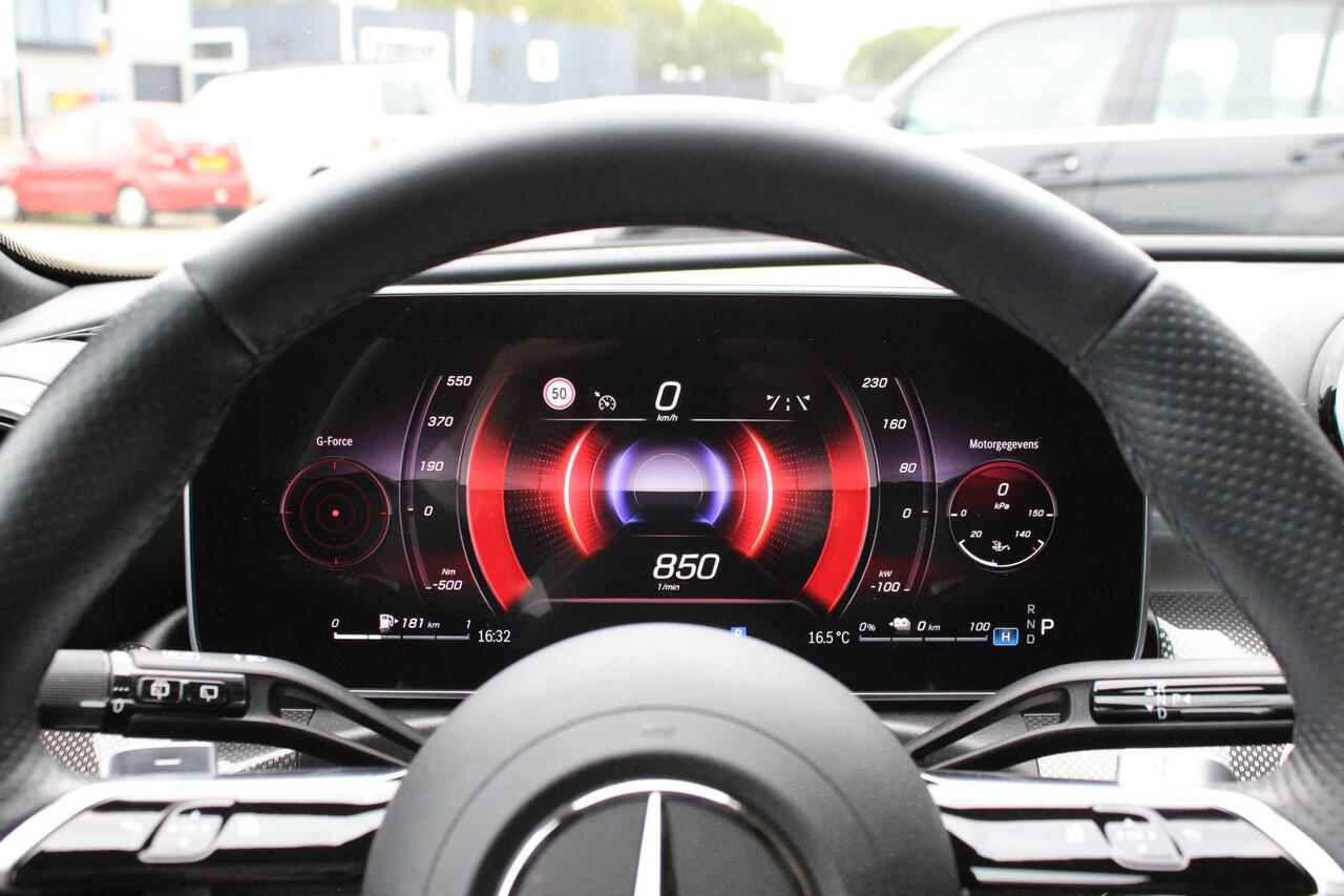 Mercedes-Benz C-KLASSE 300 e AMG Estate Pano | Trekhaak | Dodehoekassistent | Sfeerverlichting | Camera | Carplay | Spiegelpakket