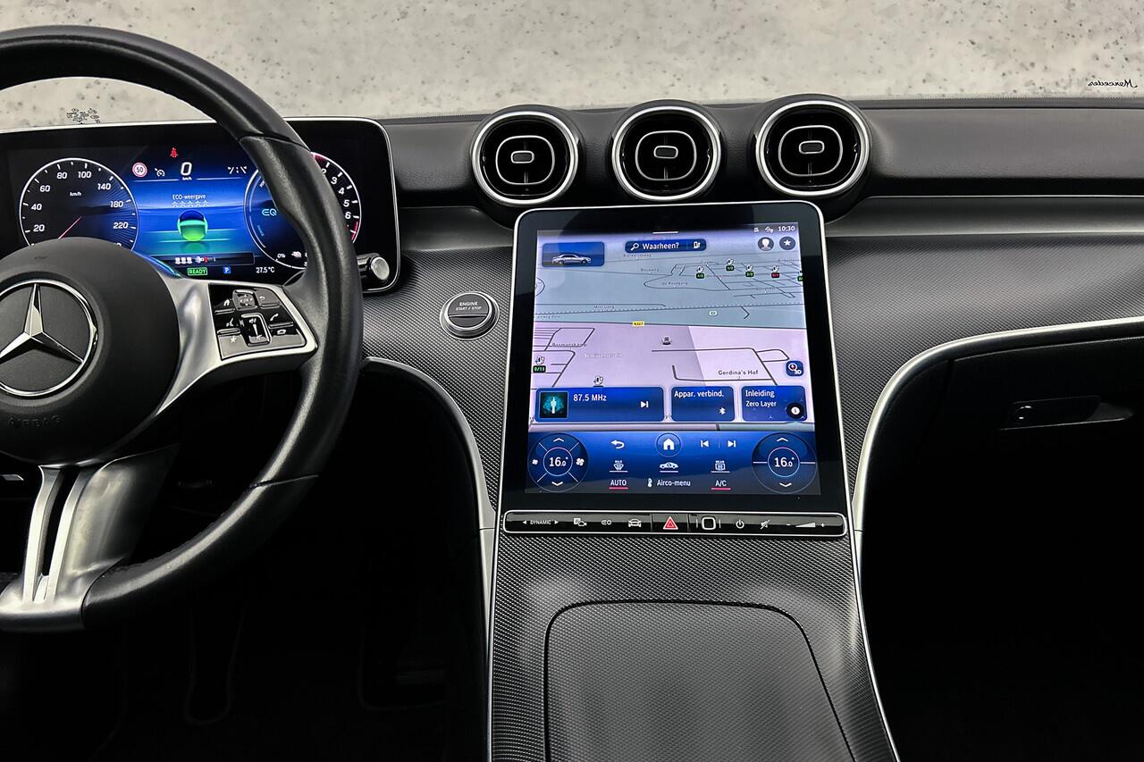 Mercedes-Benz C-KLASSE 300e plug-in hybride Limited | Panoramadak | Leder | Camera | Stoelverwarming