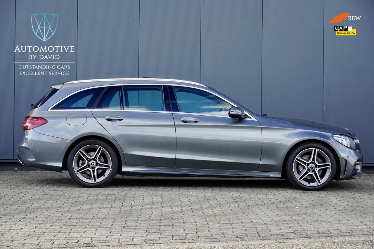 Mercedes-Benz C-KLASSE Estate C200 AMG LINE 184 pk BUS. SOLUTION AUTOMAAT / PANORAMADAK / MATRIX LED / LEDER / ACHTERUITRIJCAMERA / DIGI COCKPIT / NL AUTO / BTW AUTO / APPLE CARPLAY / SFEERVERLICHTING