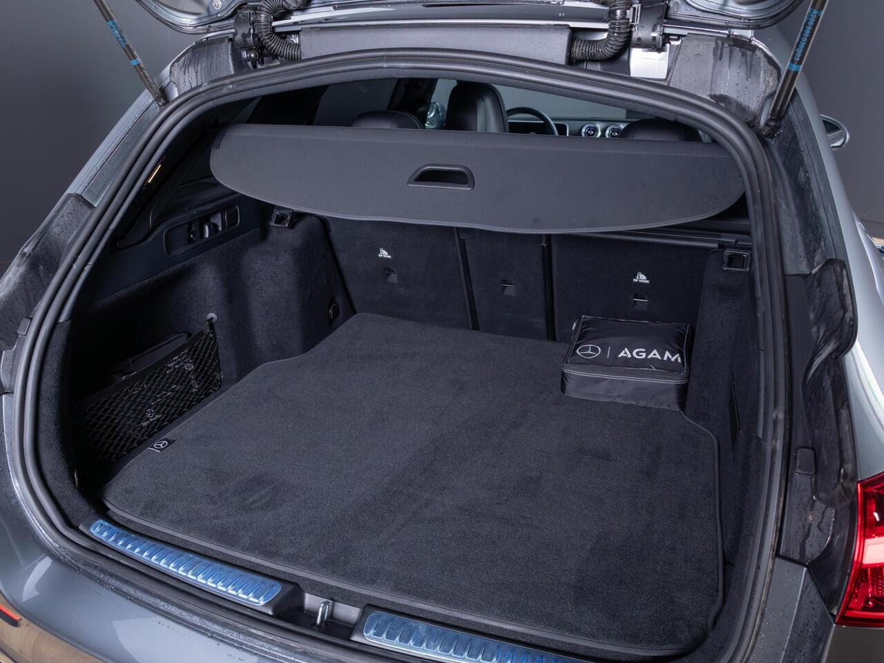 Mercedes-Benz C-KLASSE Estate 180 AMG Line Premium | Panorama dak | Trekhaak