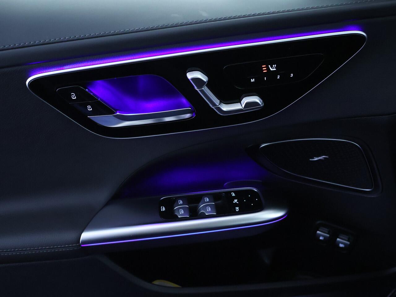 Mercedes-Benz C-KLASSE Estate 300 e AMG Plug-In Hybride Edition AMG-Line | Panorama Schuif-Kanteldak | Alarm Klasse 3 |360° camera | Stuur en Stoelverwarming. Inclusief 24 maanden Mercedes-Benz Certified garantie voor Europa.