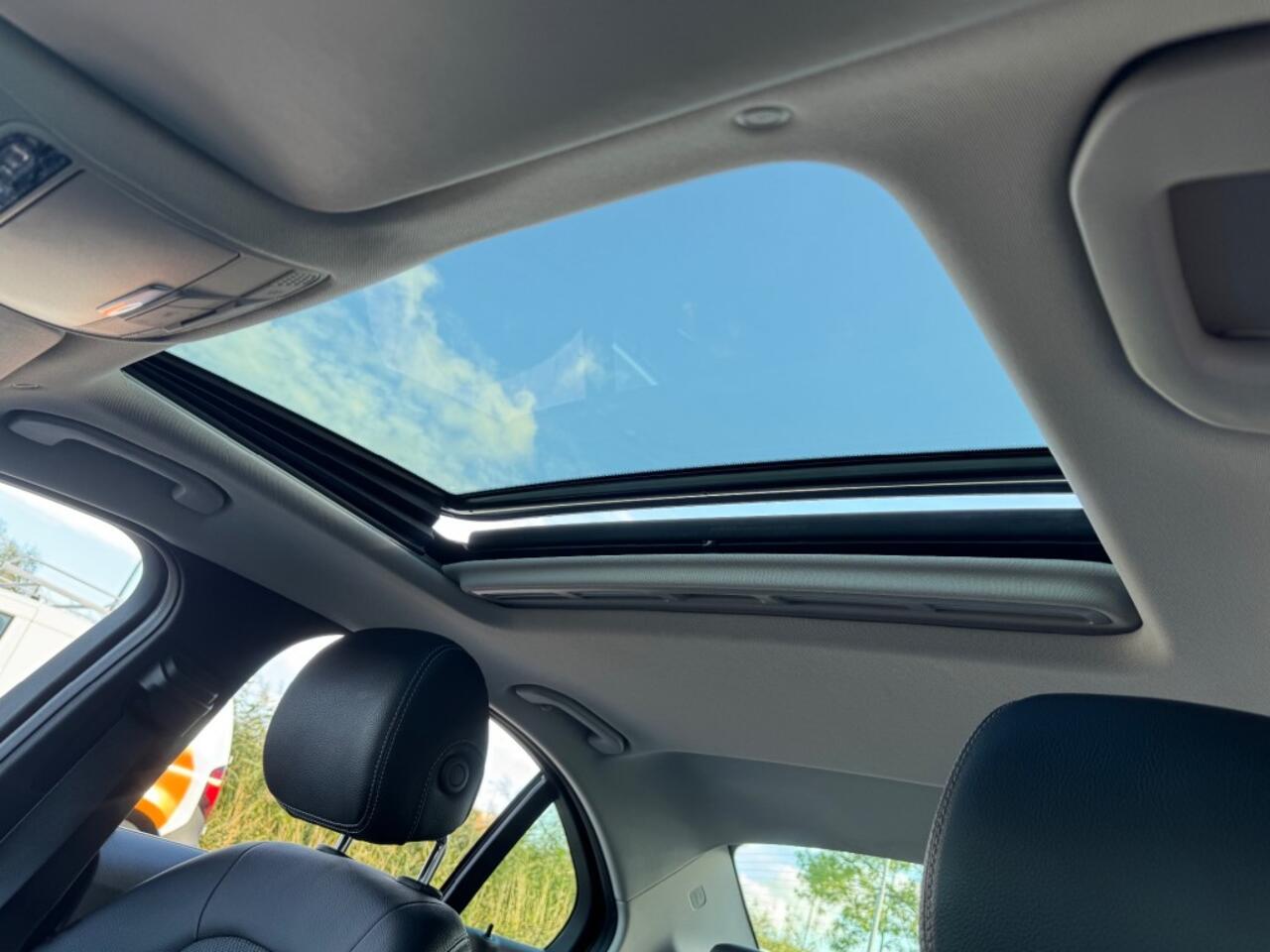 Mercedes-Benz C-KLASSE C 180 CGI AUT. 155PK HALF-LEER NAVI CAMERA SCHUIFDAK AIRCO LMV PDC