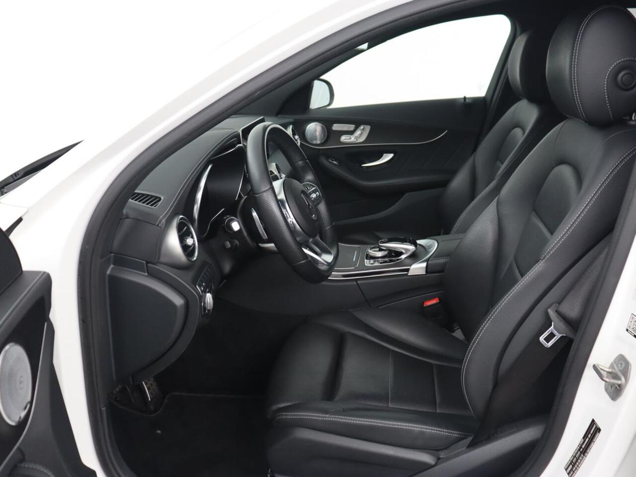 Mercedes-Benz C-KLASSE 300de AMG Night | Adaptive cruise | 360 Camera | Leder | Burmester Surround | Trekhaak | Carplay | Stoelverwarming | Memory | Navigatie | Digital Cockpit | PHEV | Plug In